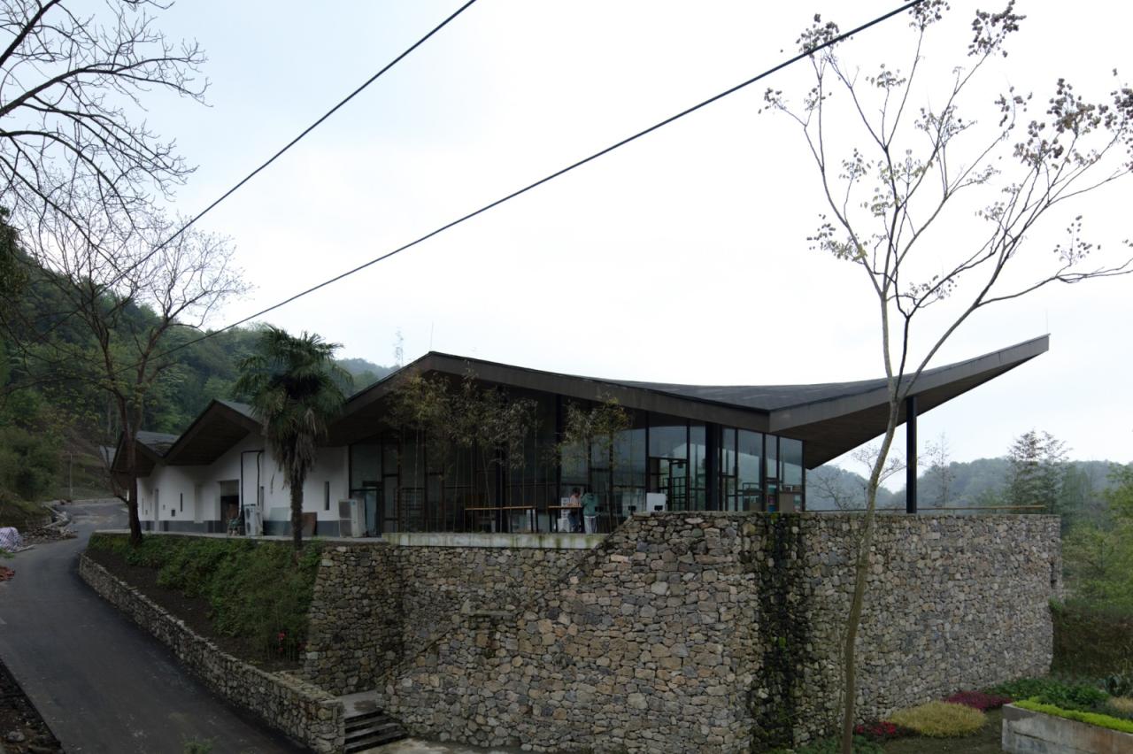 BIM建筑|在半山崖的废弃鸡棚,用峰峦“盖”一座共享工厂 / 时地建筑 BIM建筑|在半山崖的废弃鸡棚,用峰峦“盖”一座共享工厂 / 时地建筑