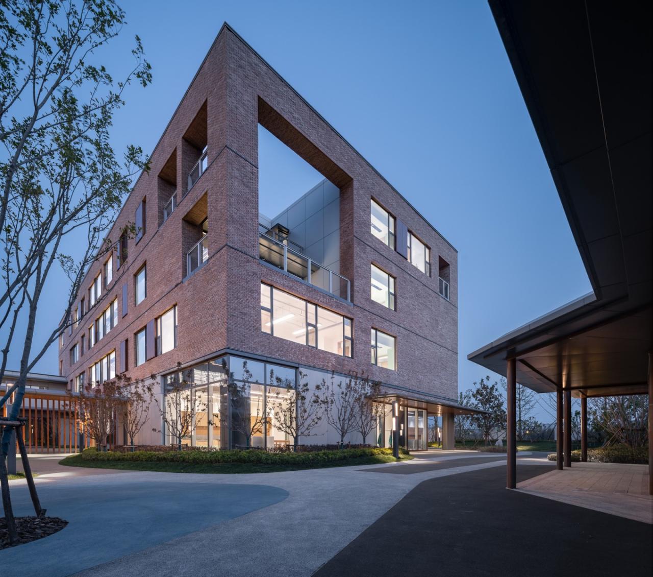 BIM建筑|潍坊歌尔学校:以内容推导空间构成 / gad BIM建筑|潍坊歌尔学校:以内容推导空间构成 / gad