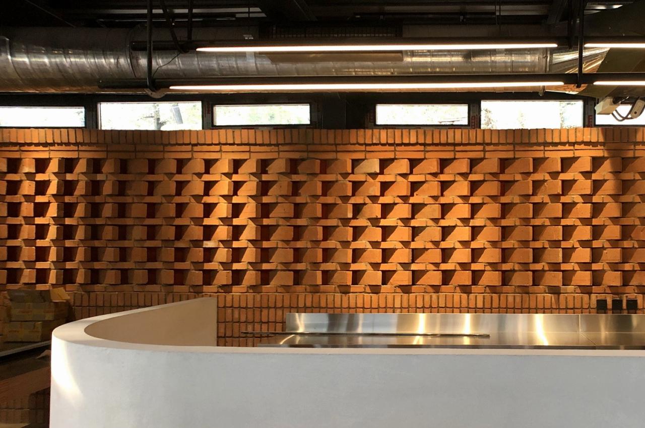 BIM建筑|与树和老土墙共生——军械库咖啡 / 三文建筑 BIM建筑|与树和老土墙共生——军械库咖啡 / 三文建筑