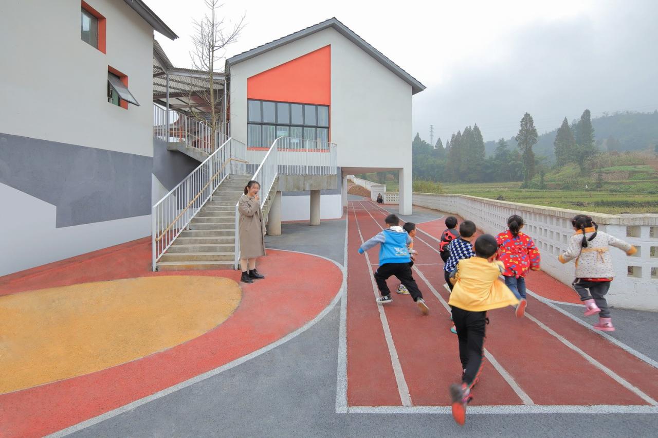 BIM建筑|大坪乡幼儿园 / 东意建筑 BIM建筑|大坪乡幼儿园 / 东意建筑