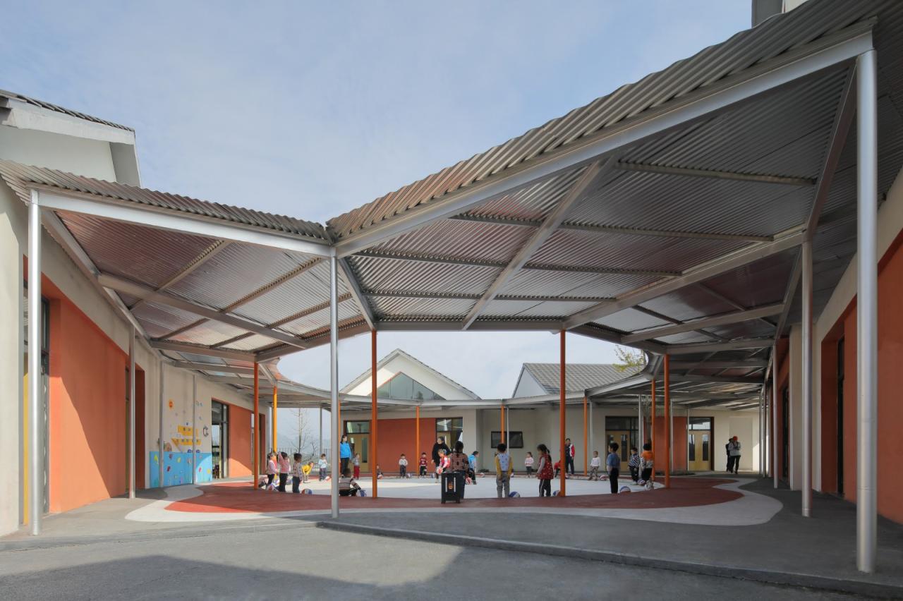 BIM建筑|大坪乡幼儿园 / 东意建筑 BIM建筑|大坪乡幼儿园 / 东意建筑