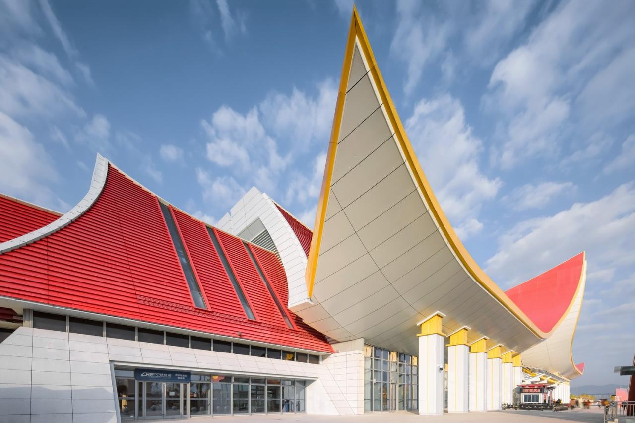 BIM建筑|雀舞彩云:中老铁路-西双版纳站室内设计 / CCDI悉地国际 BIM建筑|雀舞彩云:中老铁路-西双版纳站室内设计 / CCDI悉地国际