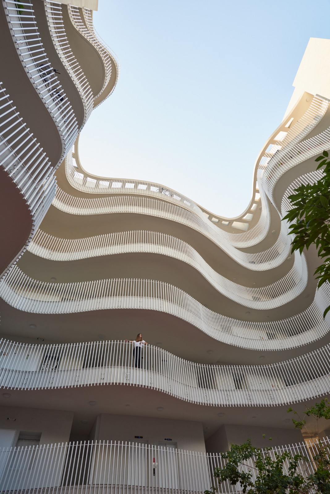 BIM建筑|飘带一般的中央公寓楼 / HQ Architects BIM建筑|飘带一般的中央公寓楼 / HQ Architects