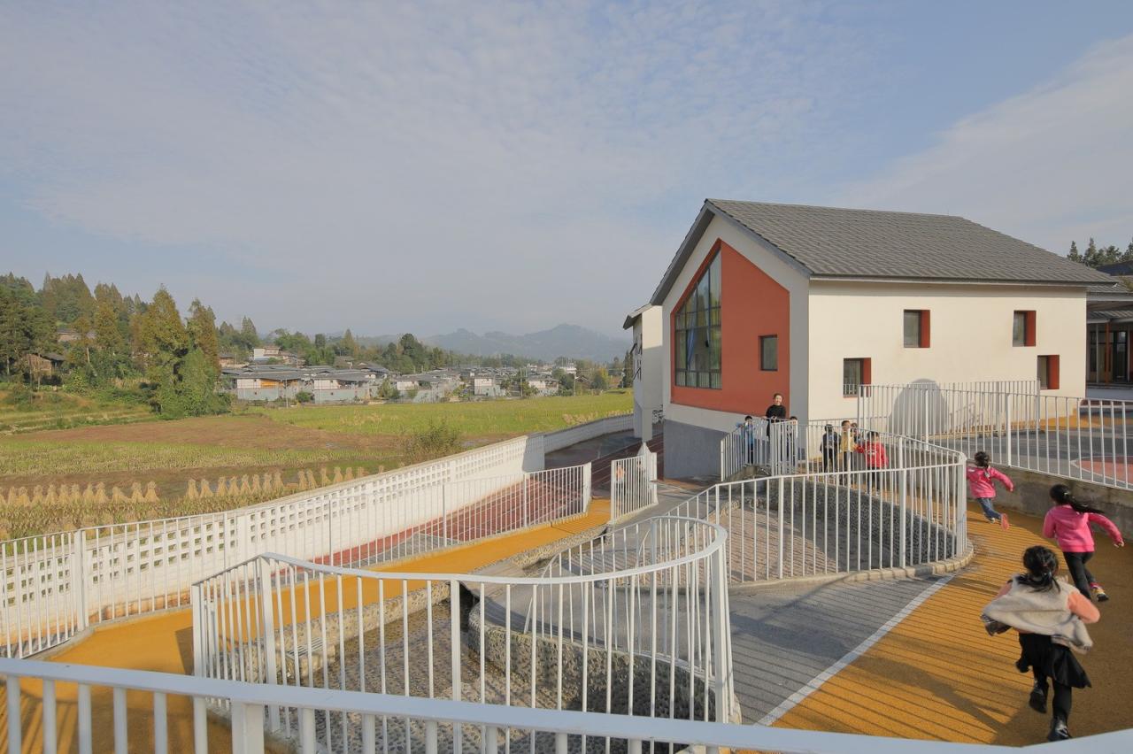 BIM建筑|大坪乡幼儿园 / 东意建筑 BIM建筑|大坪乡幼儿园 / 东意建筑