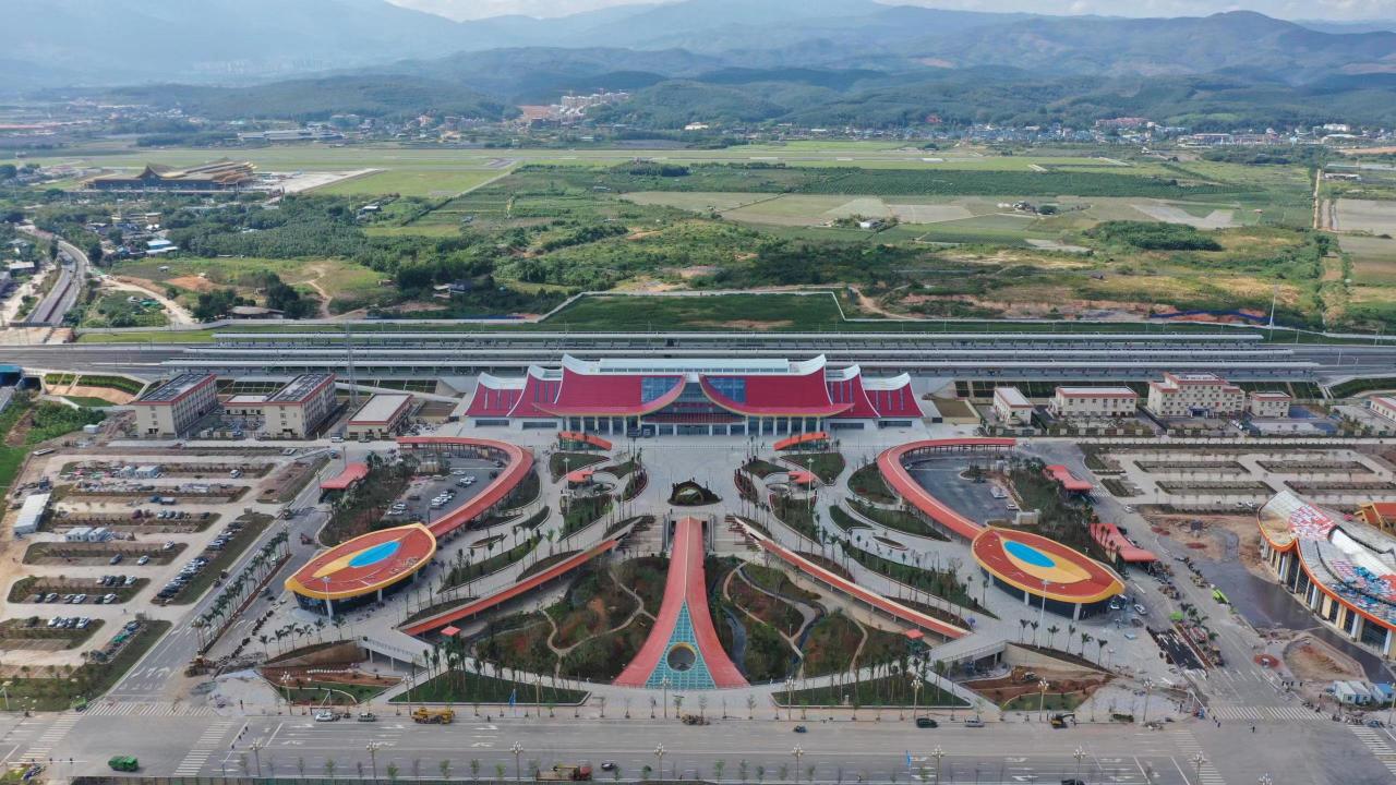 BIM建筑|雀舞彩云:中老铁路-西双版纳站室内设计 / CCDI悉地国际 BIM建筑|雀舞彩云:中老铁路-西双版纳站室内设计 / CCDI悉地国际