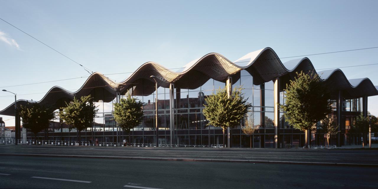 BIM建筑|波浪形屋面,UCPA大兰斯体育场 / Marc Mimram BIM建筑|波浪形屋面,UCPA大兰斯体育场 / Marc Mimram