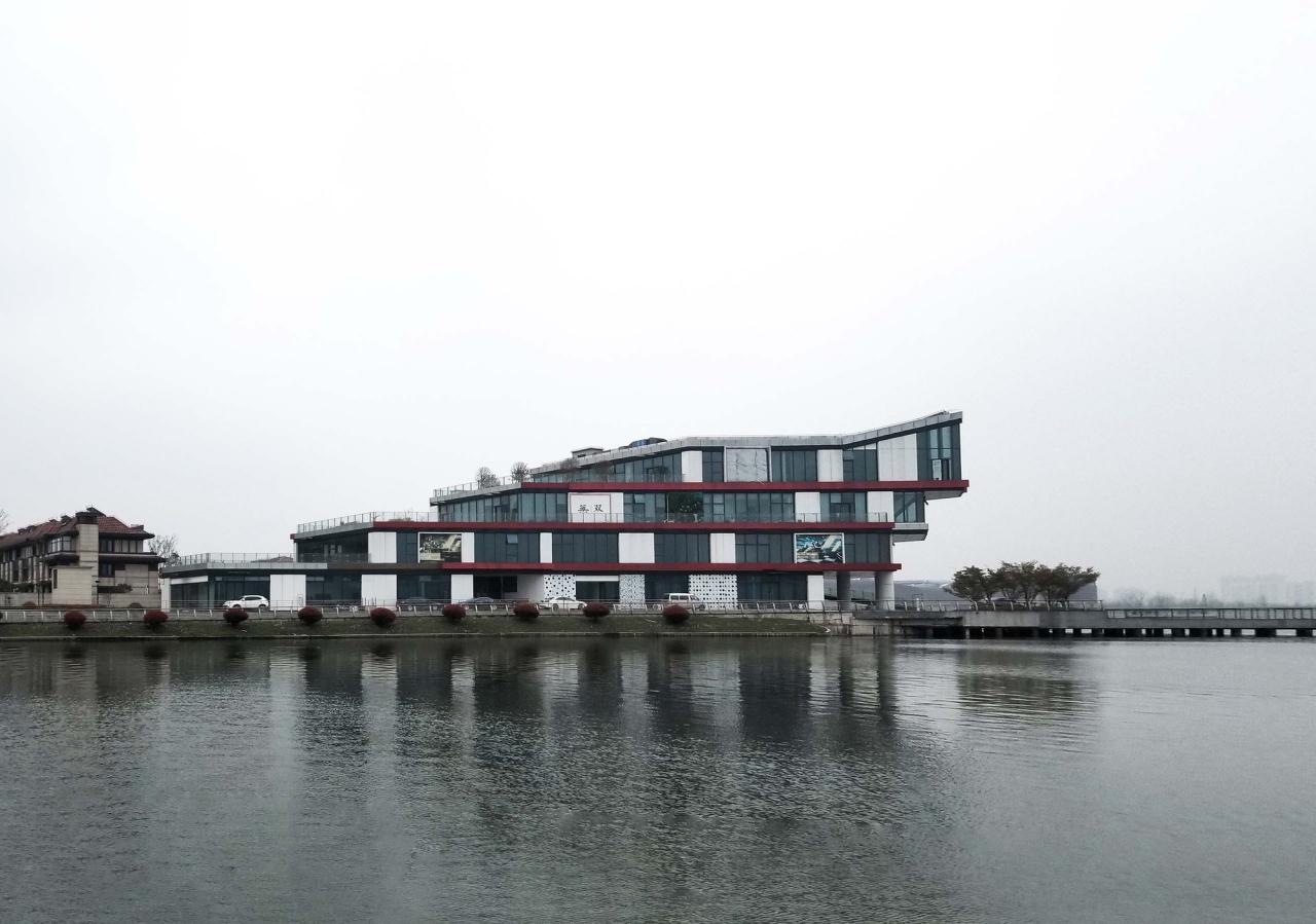 BIM建筑|漫游白色切片,上海之鱼 / 同济原作设计工作室 BIM建筑|漫游白色切片,上海之鱼 / 同济原作设计工作室