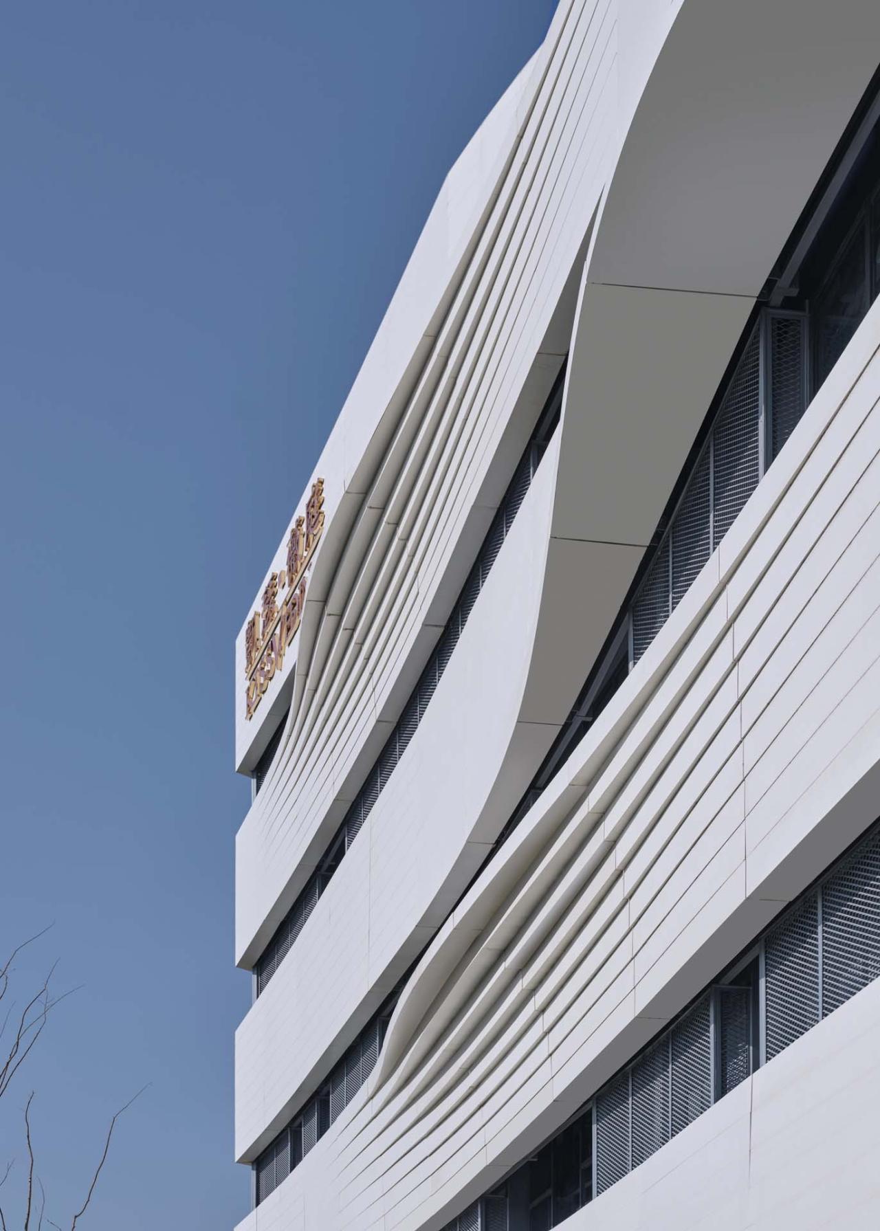 BIM建筑|漫游白色切片,上海之鱼 / 同济原作设计工作室 BIM建筑|漫游白色切片,上海之鱼 / 同济原作设计工作室