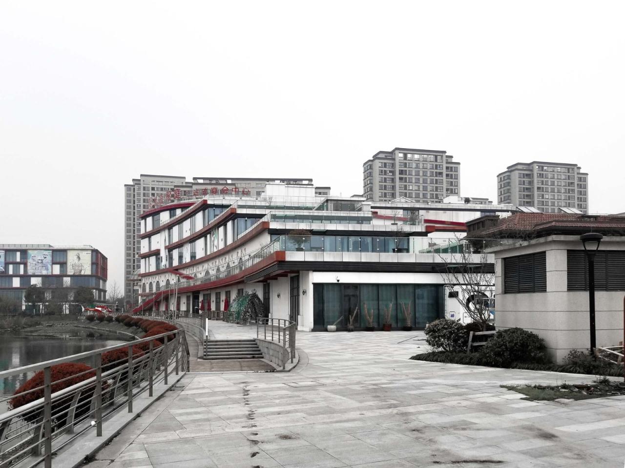 BIM建筑|漫游白色切片,上海之鱼 / 同济原作设计工作室 BIM建筑|漫游白色切片,上海之鱼 / 同济原作设计工作室