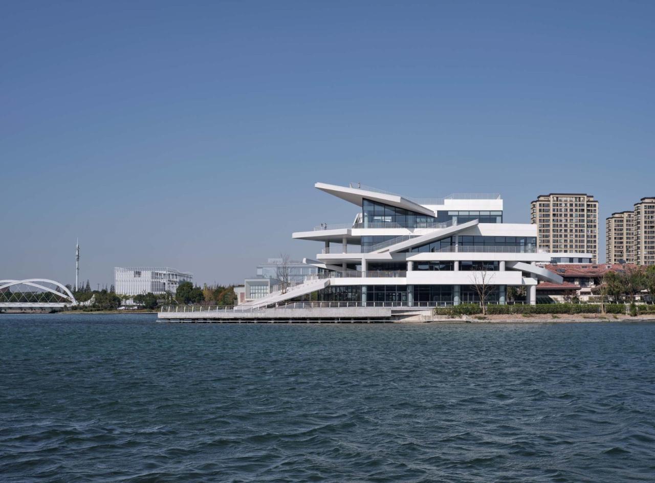 BIM建筑|漫游白色切片,上海之鱼 / 同济原作设计工作室 BIM建筑|漫游白色切片,上海之鱼 / 同济原作设计工作室