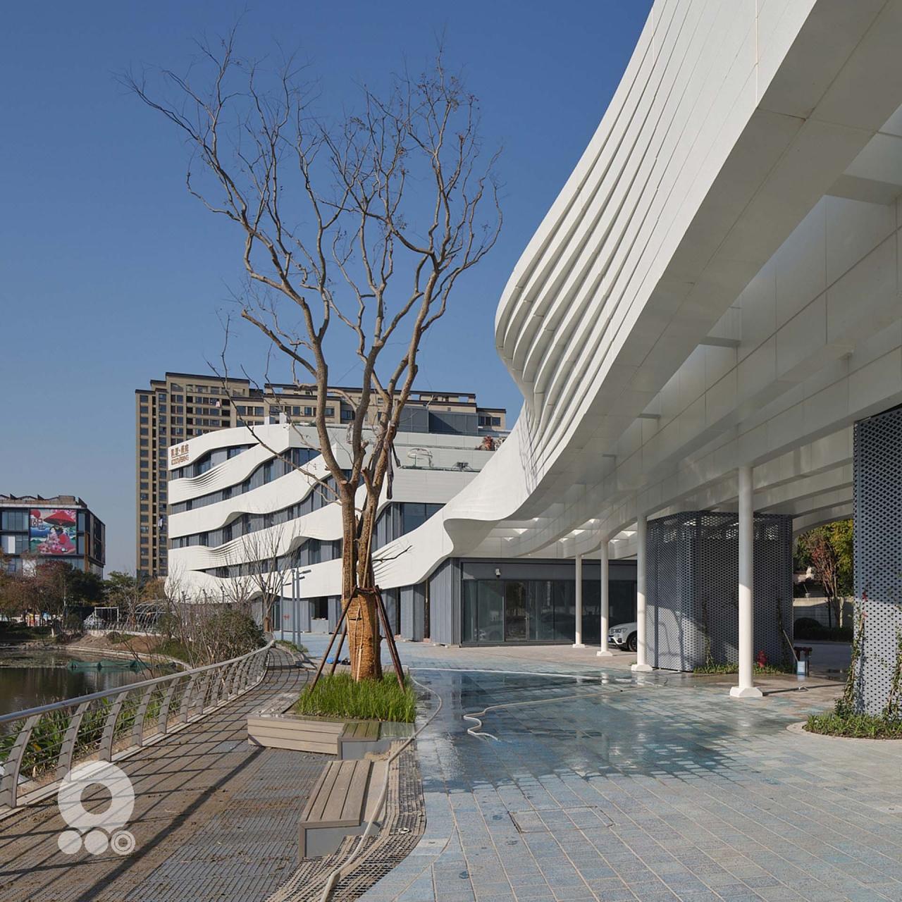 BIM建筑|漫游白色切片,上海之鱼 / 同济原作设计工作室 BIM建筑|漫游白色切片,上海之鱼 / 同济原作设计工作室