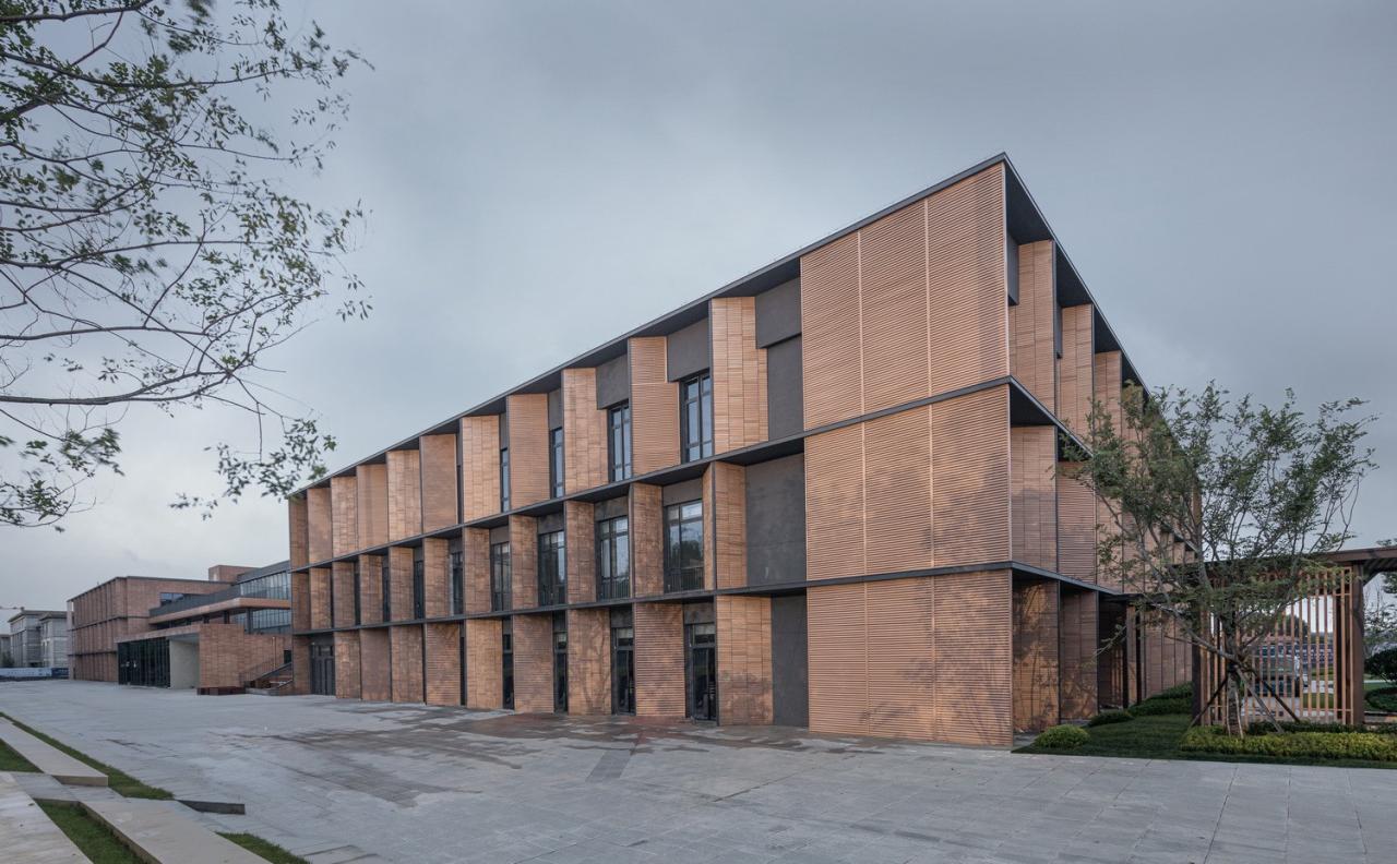 BIM建筑|废弃厂房改造康养配套 / 栖城设计 BIM建筑|废弃厂房改造康养配套 / 栖城设计