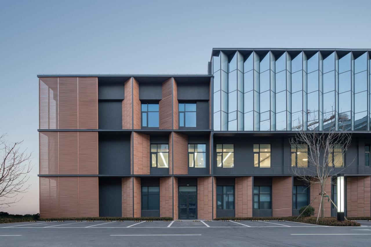 BIM建筑|废弃厂房改造康养配套 / 栖城设计 BIM建筑|废弃厂房改造康养配套 / 栖城设计