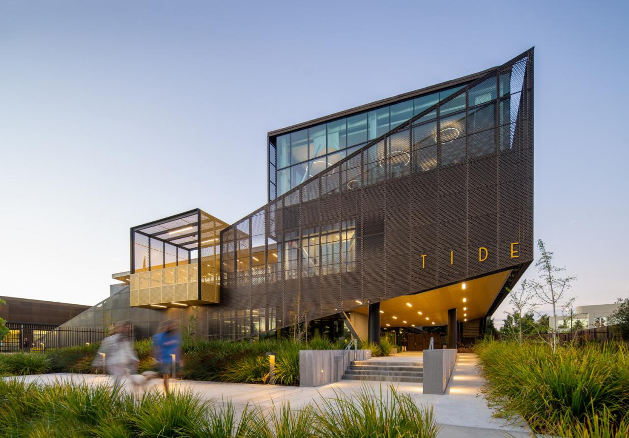 BIM建筑|TIDE 学院 / LPA BIM建筑|TIDE 学院 / LPA