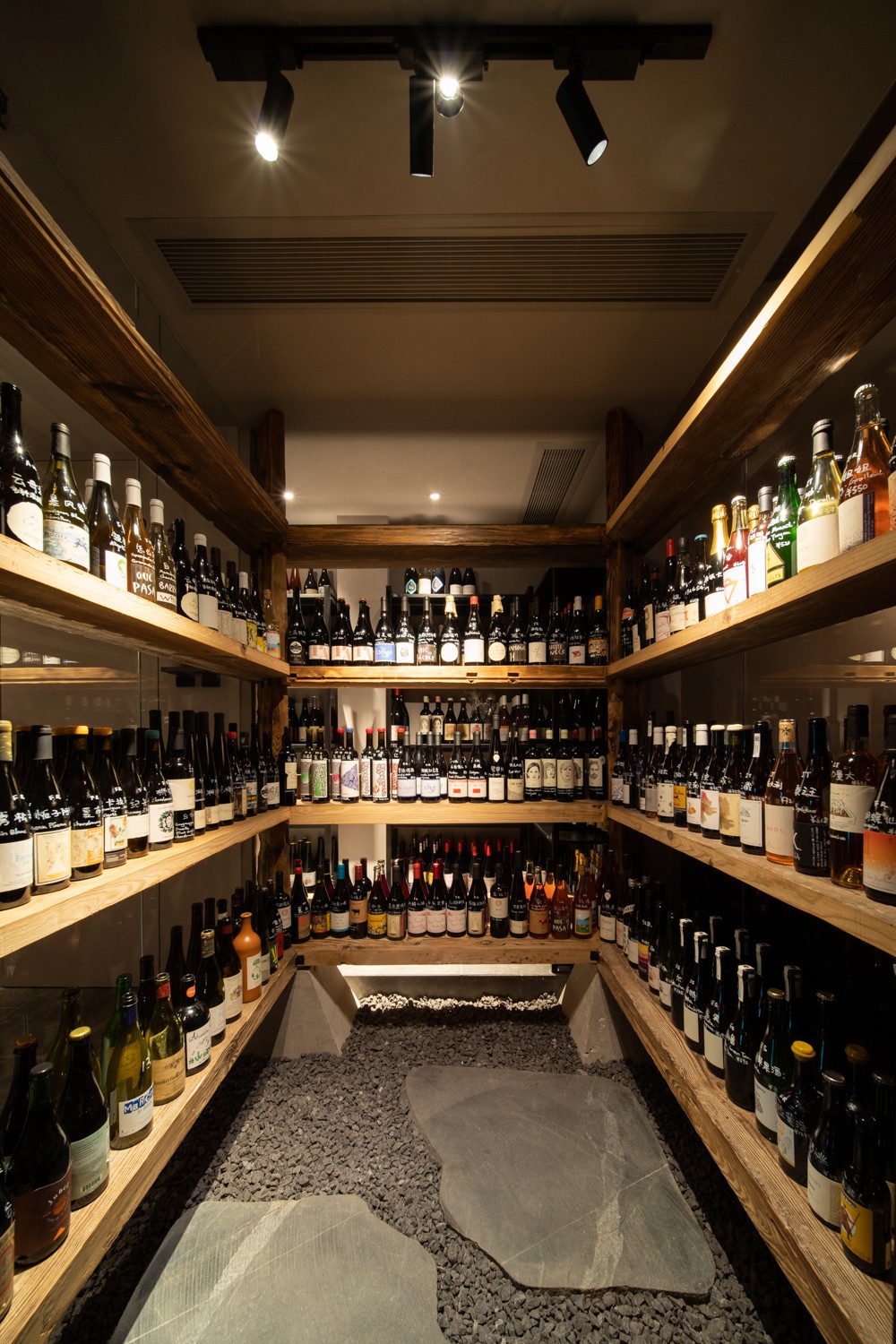 BIM建筑|Wine Nuts酒疯子餐酒吧 / 未韬建筑 BIM建筑|Wine Nuts酒疯子餐酒吧 / 未韬建筑