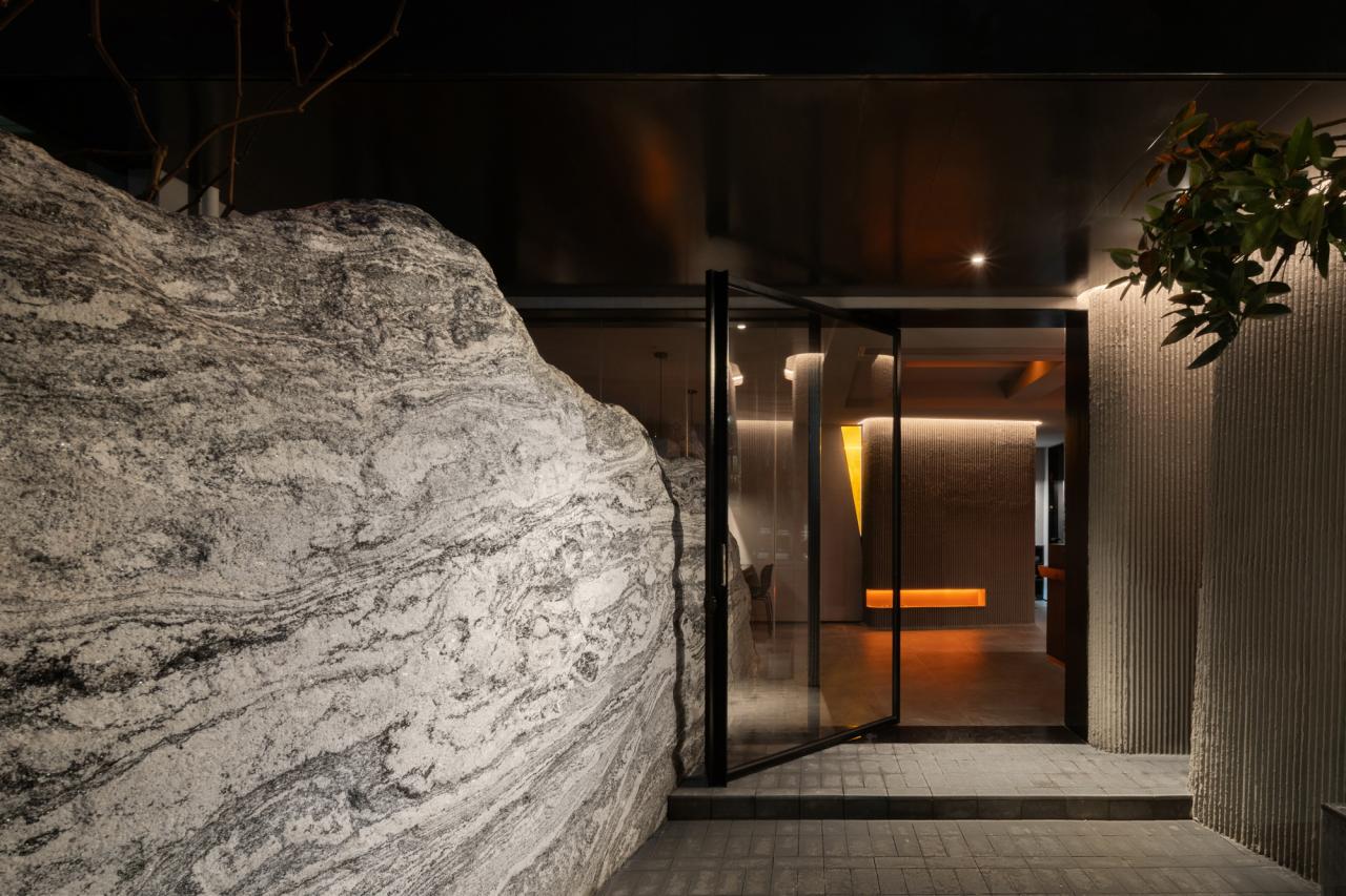 BIM建筑|Wine Nuts酒疯子餐酒吧 / 未韬建筑 BIM建筑|Wine Nuts酒疯子餐酒吧 / 未韬建筑