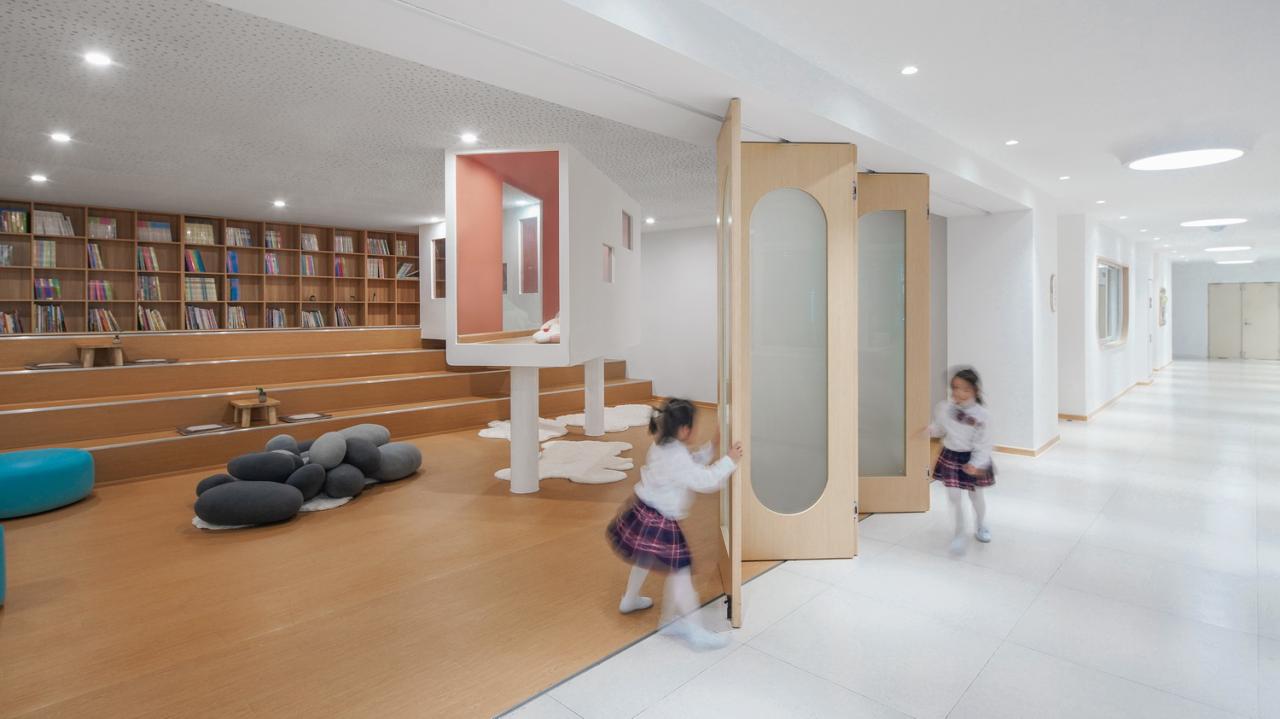 BIM建筑|海口山高幼儿园:一座位于高铁站下的幼儿园,如何征服小朋友 / DIKA新作 BIM建筑|海口山高幼儿园:一座位于高铁站下的幼儿园,如何征服小朋友 / DIKA新作