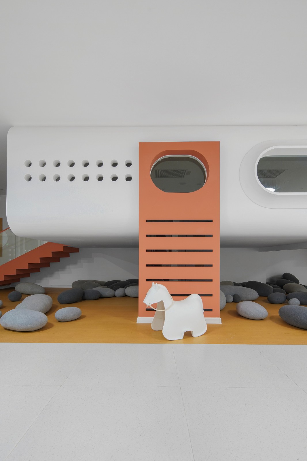 BIM建筑|海口山高幼儿园:一座位于高铁站下的幼儿园,如何征服小朋友 / DIKA新作 BIM建筑|海口山高幼儿园:一座位于高铁站下的幼儿园,如何征服小朋友 / DIKA新作