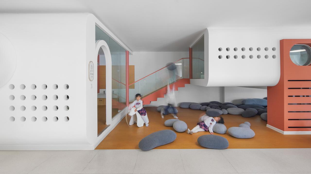 BIM建筑|海口山高幼儿园:一座位于高铁站下的幼儿园,如何征服小朋友 / DIKA新作 BIM建筑|海口山高幼儿园:一座位于高铁站下的幼儿园,如何征服小朋友 / DIKA新作