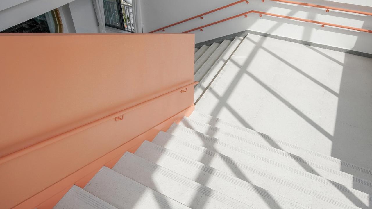 BIM建筑|海口山高幼儿园:一座位于高铁站下的幼儿园,如何征服小朋友 / DIKA新作 BIM建筑|海口山高幼儿园:一座位于高铁站下的幼儿园,如何征服小朋友 / DIKA新作