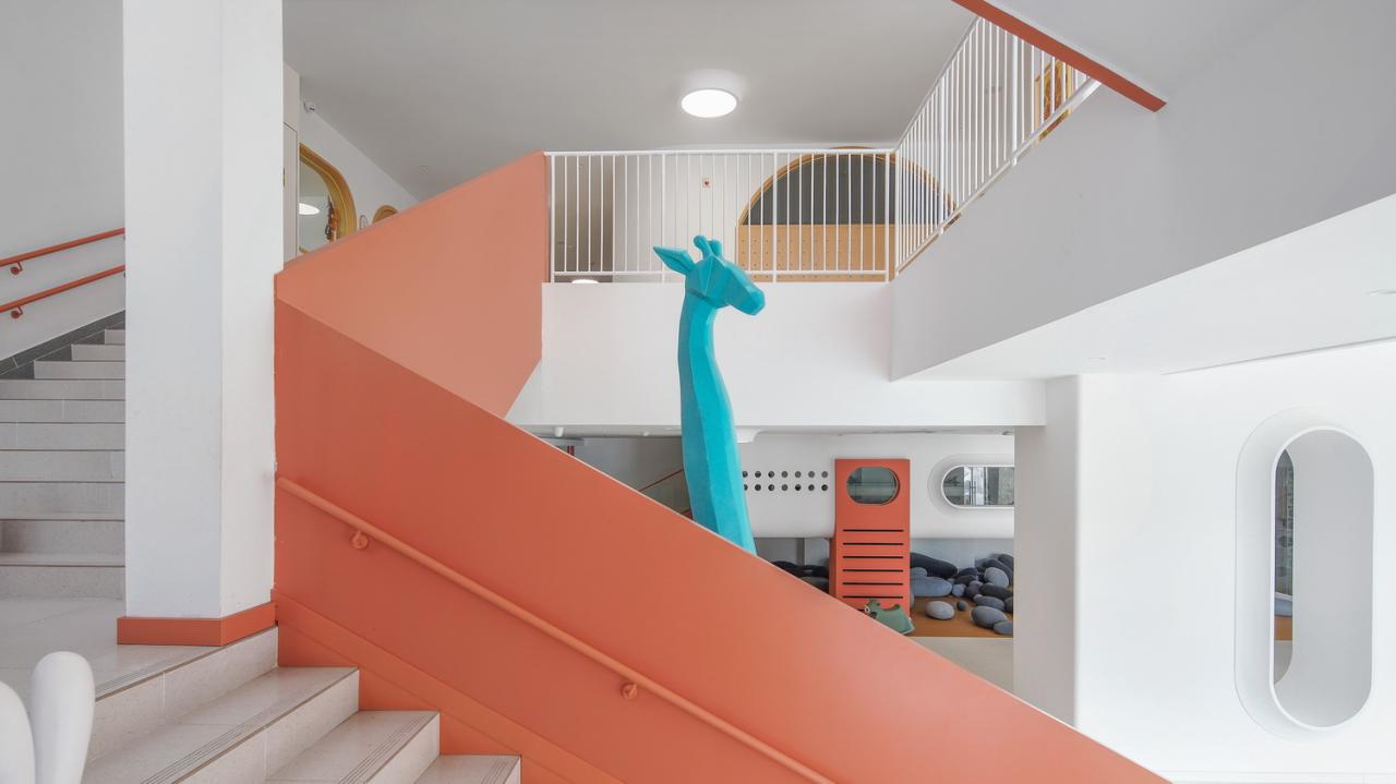 BIM建筑|海口山高幼儿园:一座位于高铁站下的幼儿园,如何征服小朋友 / DIKA新作 BIM建筑|海口山高幼儿园:一座位于高铁站下的幼儿园,如何征服小朋友 / DIKA新作