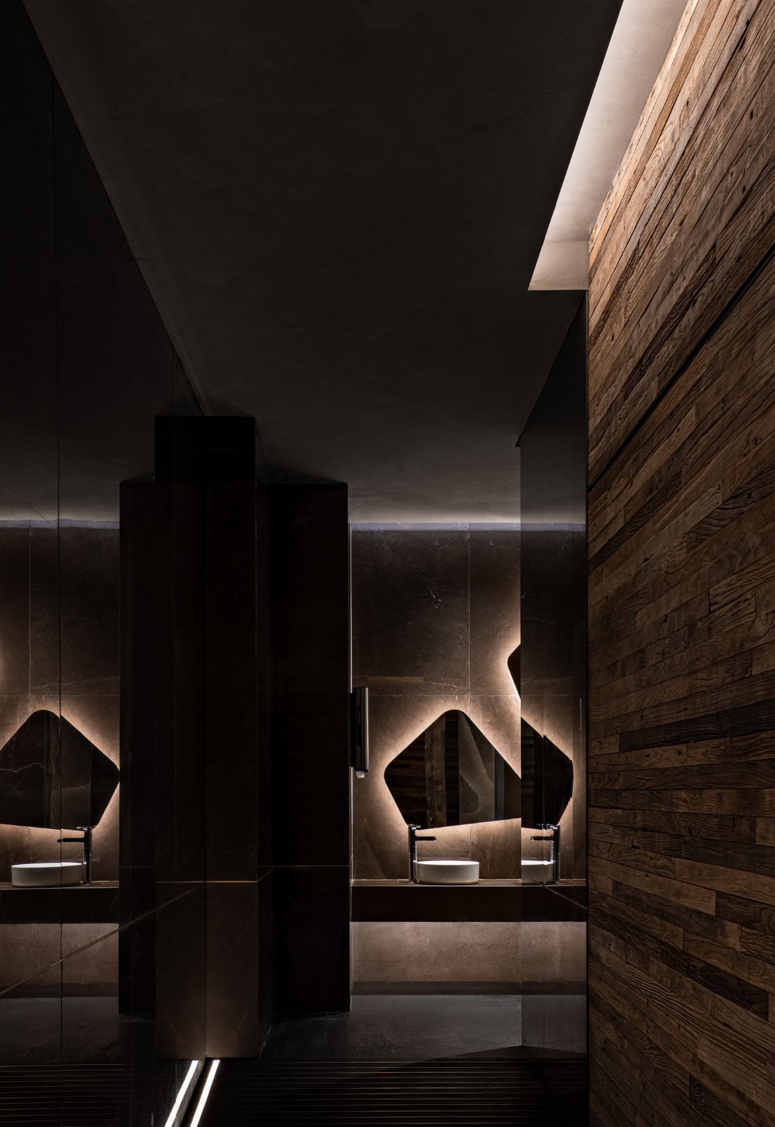 BIM建筑|四季民福上海外滩店 / IN.X屋里门外设计 BIM建筑|四季民福上海外滩店 / IN.X屋里门外设计