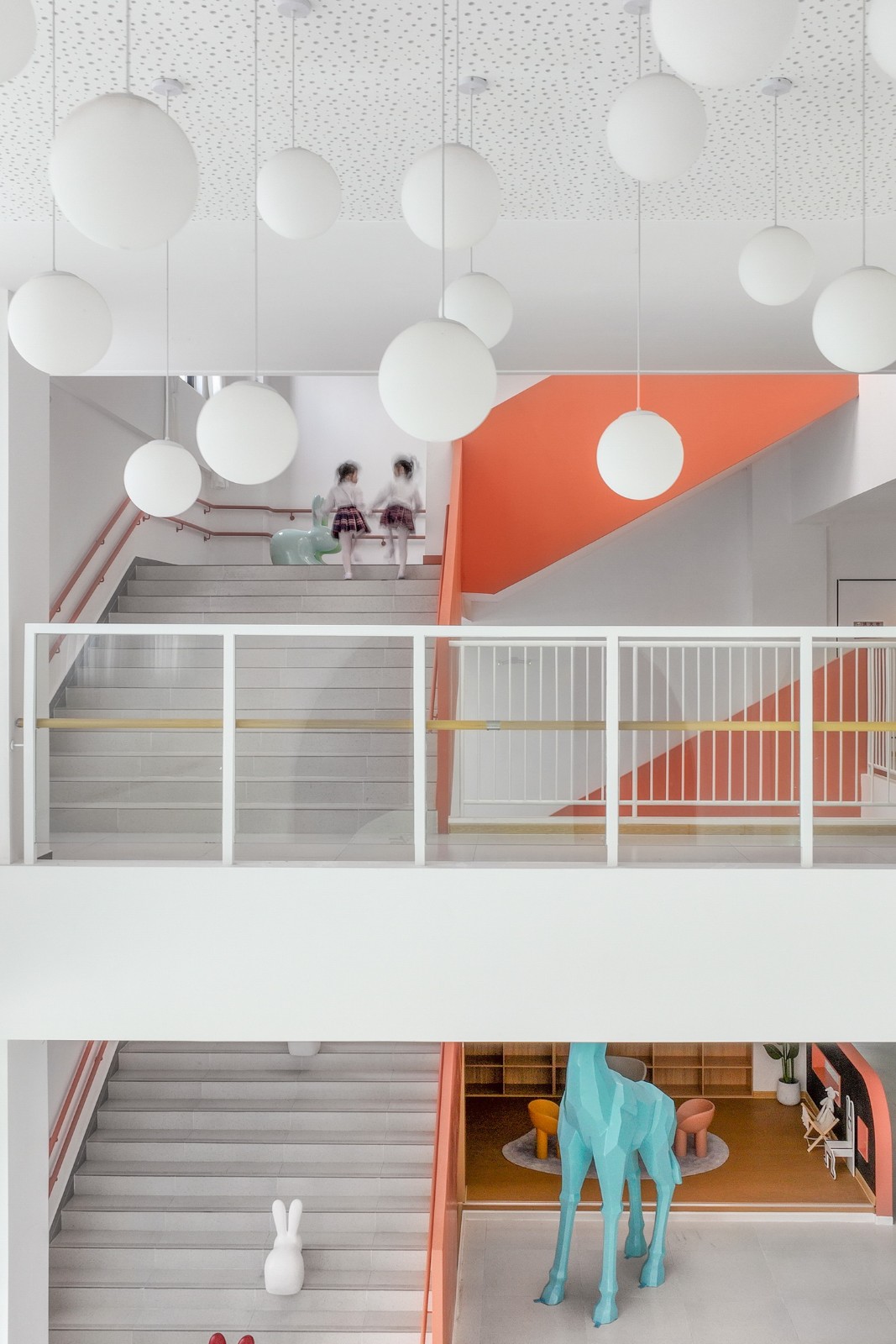 BIM建筑|海口山高幼儿园:一座位于高铁站下的幼儿园,如何征服小朋友 / DIKA新作 BIM建筑|海口山高幼儿园:一座位于高铁站下的幼儿园,如何征服小朋友 / DIKA新作