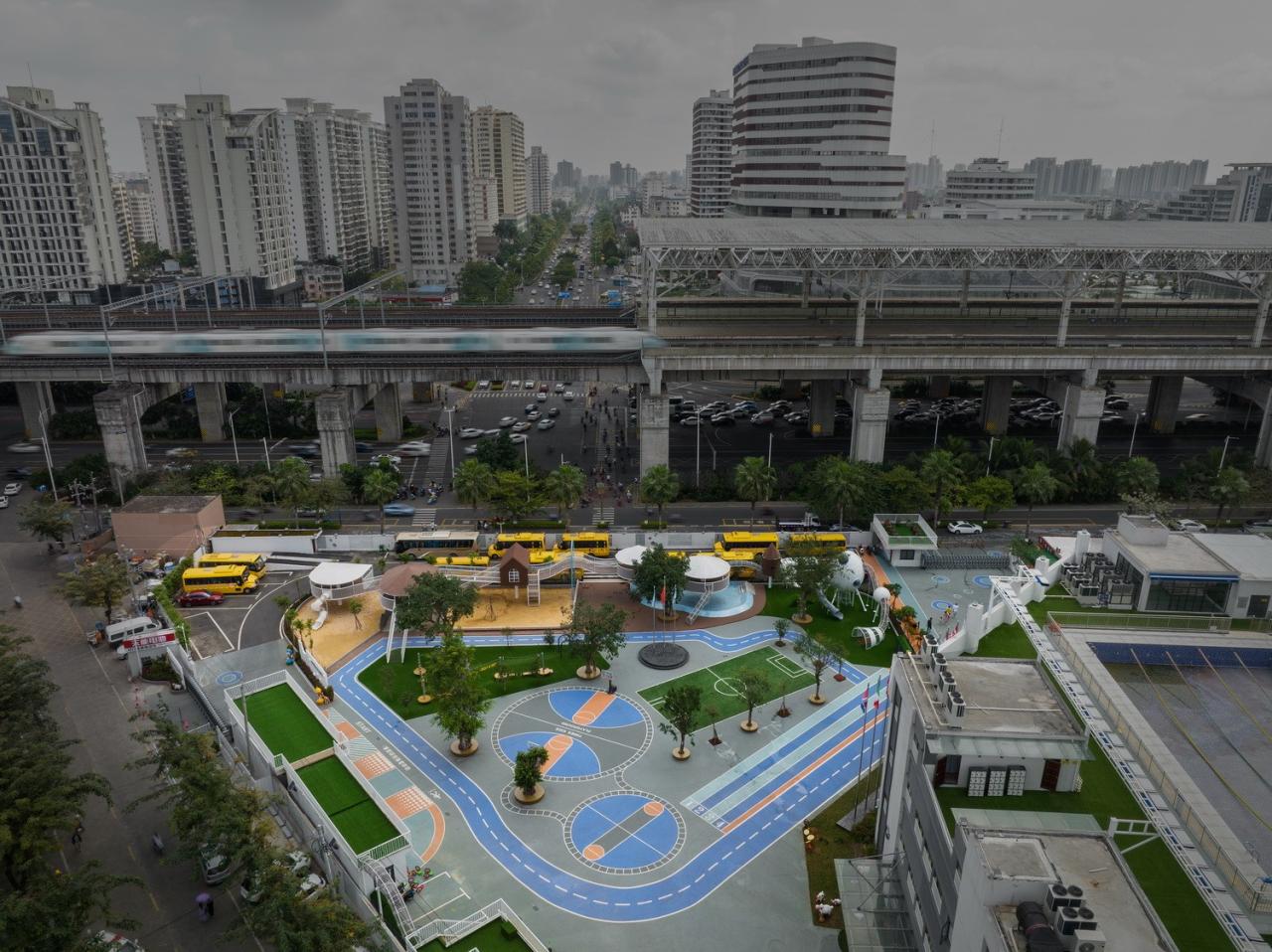 BIM建筑|海口山高幼儿园:一座位于高铁站下的幼儿园,如何征服小朋友 / DIKA新作 BIM建筑|海口山高幼儿园:一座位于高铁站下的幼儿园,如何征服小朋友 / DIKA新作