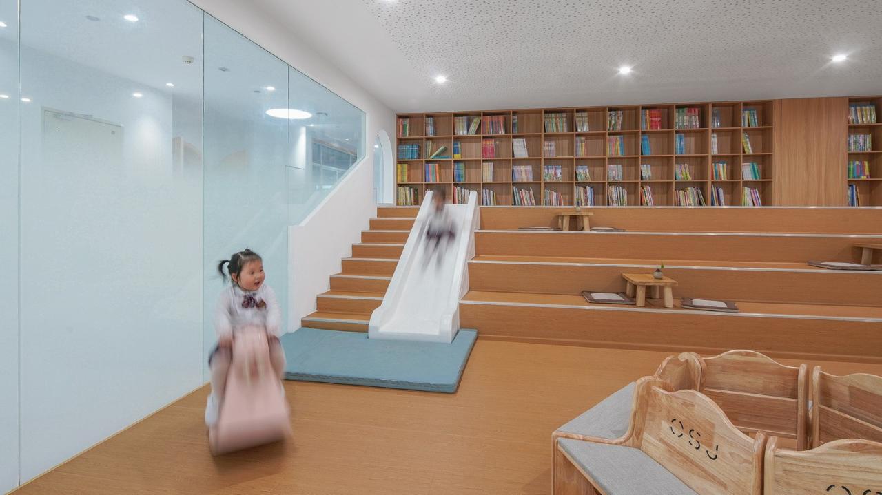 BIM建筑|海口山高幼儿园:一座位于高铁站下的幼儿园,如何征服小朋友 / DIKA新作 BIM建筑|海口山高幼儿园:一座位于高铁站下的幼儿园,如何征服小朋友 / DIKA新作