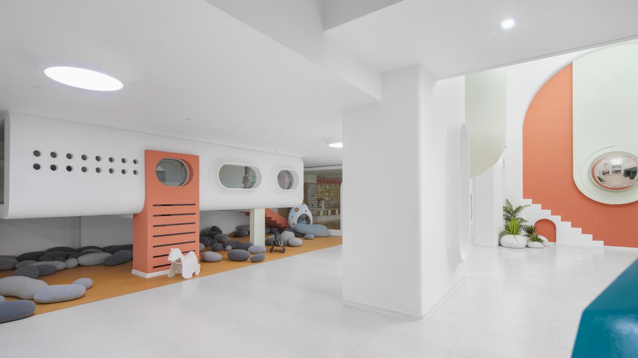 BIM建筑|海口山高幼儿园:一座位于高铁站下的幼儿园,如何征服小朋友 / DIKA新作 BIM建筑|海口山高幼儿园:一座位于高铁站下的幼儿园,如何征服小朋友 / DIKA新作