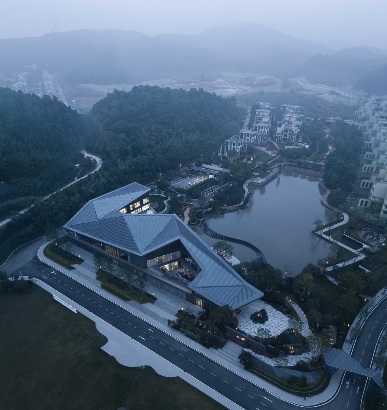 BIM建筑|长沙麓隐青竹湖展示中心 / PTA上海柏涛 BIM建筑|长沙麓隐青竹湖展示中心 / PTA上海柏涛