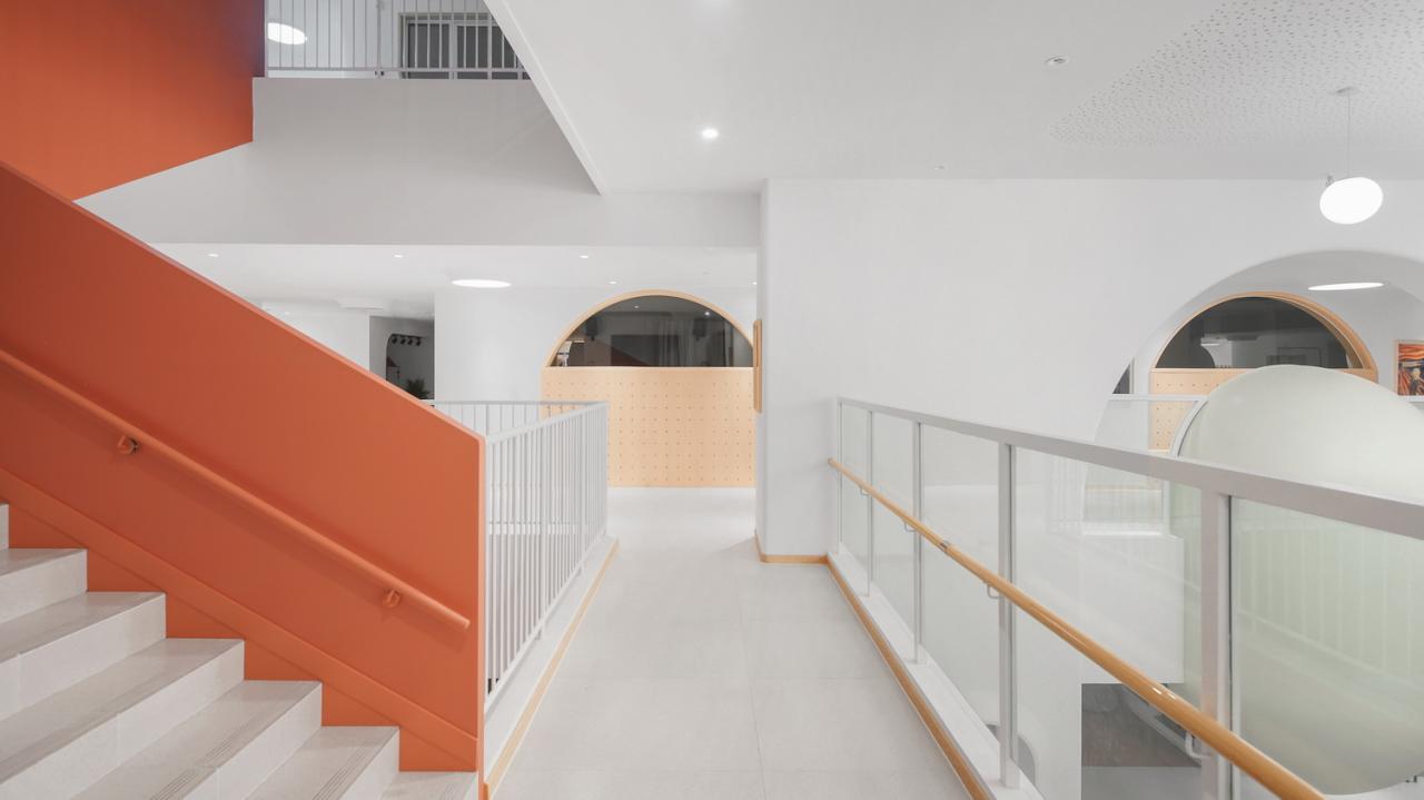 BIM建筑|海口山高幼儿园:一座位于高铁站下的幼儿园,如何征服小朋友 / DIKA新作 BIM建筑|海口山高幼儿园:一座位于高铁站下的幼儿园,如何征服小朋友 / DIKA新作