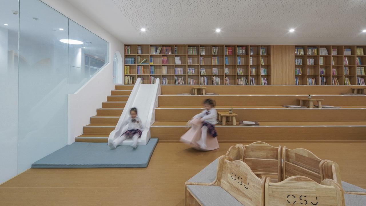 BIM建筑|海口山高幼儿园:一座位于高铁站下的幼儿园,如何征服小朋友 / DIKA新作 BIM建筑|海口山高幼儿园:一座位于高铁站下的幼儿园,如何征服小朋友 / DIKA新作