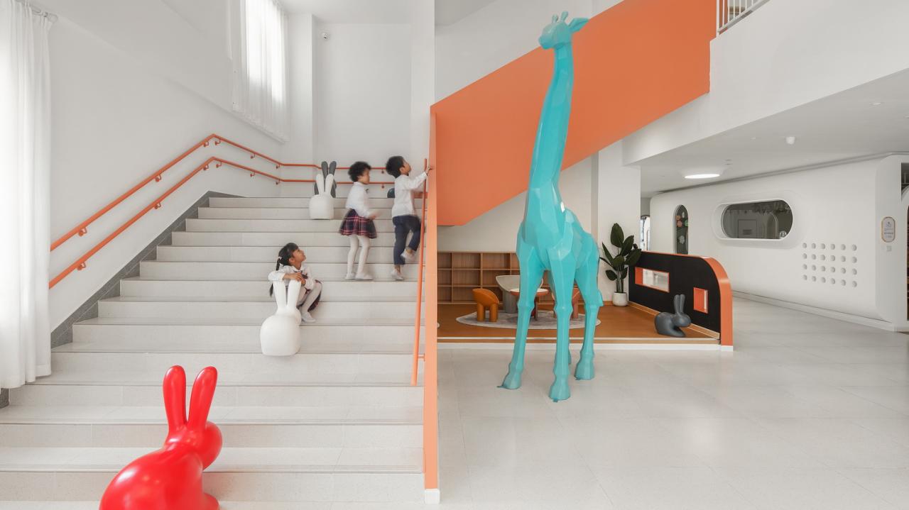 BIM建筑|海口山高幼儿园:一座位于高铁站下的幼儿园,如何征服小朋友 / DIKA新作 BIM建筑|海口山高幼儿园:一座位于高铁站下的幼儿园,如何征服小朋友 / DIKA新作