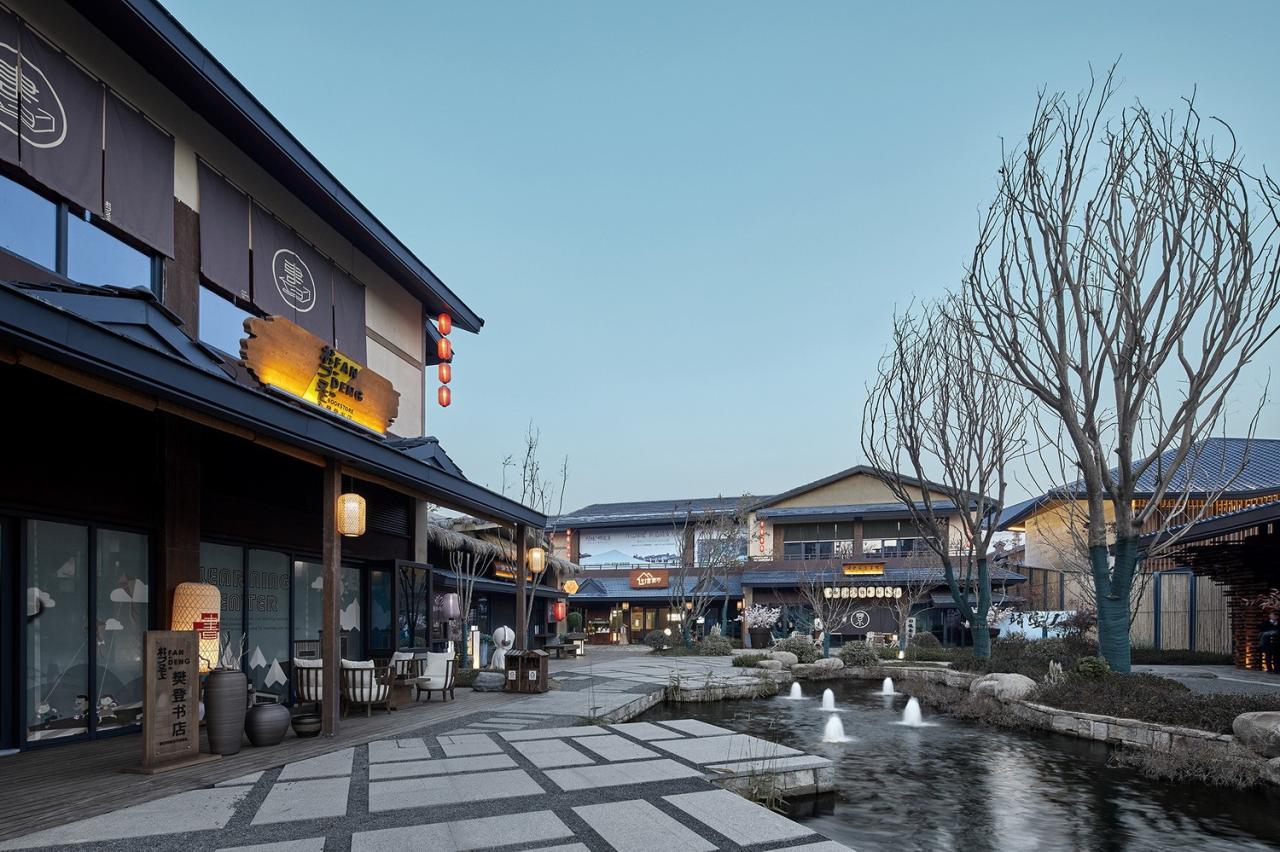 BIM建筑|生活化的轻禅设计: 靖安绿地明镜湾文旅小镇 / UA尤安设计 BIM建筑|生活化的轻禅设计: 靖安绿地明镜湾文旅小镇 / UA尤安设计