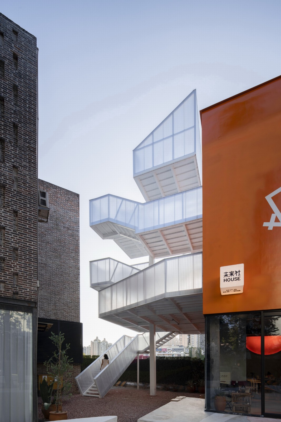 BIM建筑|工业遗址世界里的橙色糖果-未来社HOUSE / Wutopia Lab BIM建筑|工业遗址世界里的橙色糖果-未来社HOUSE / Wutopia Lab