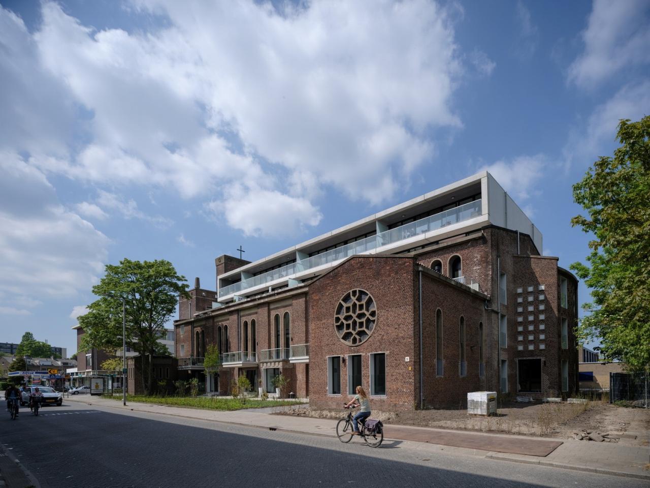 BIM建筑|从教堂到公寓的更新改造 / HOYT Architecten BIM建筑|从教堂到公寓的更新改造 / HOYT Architecten