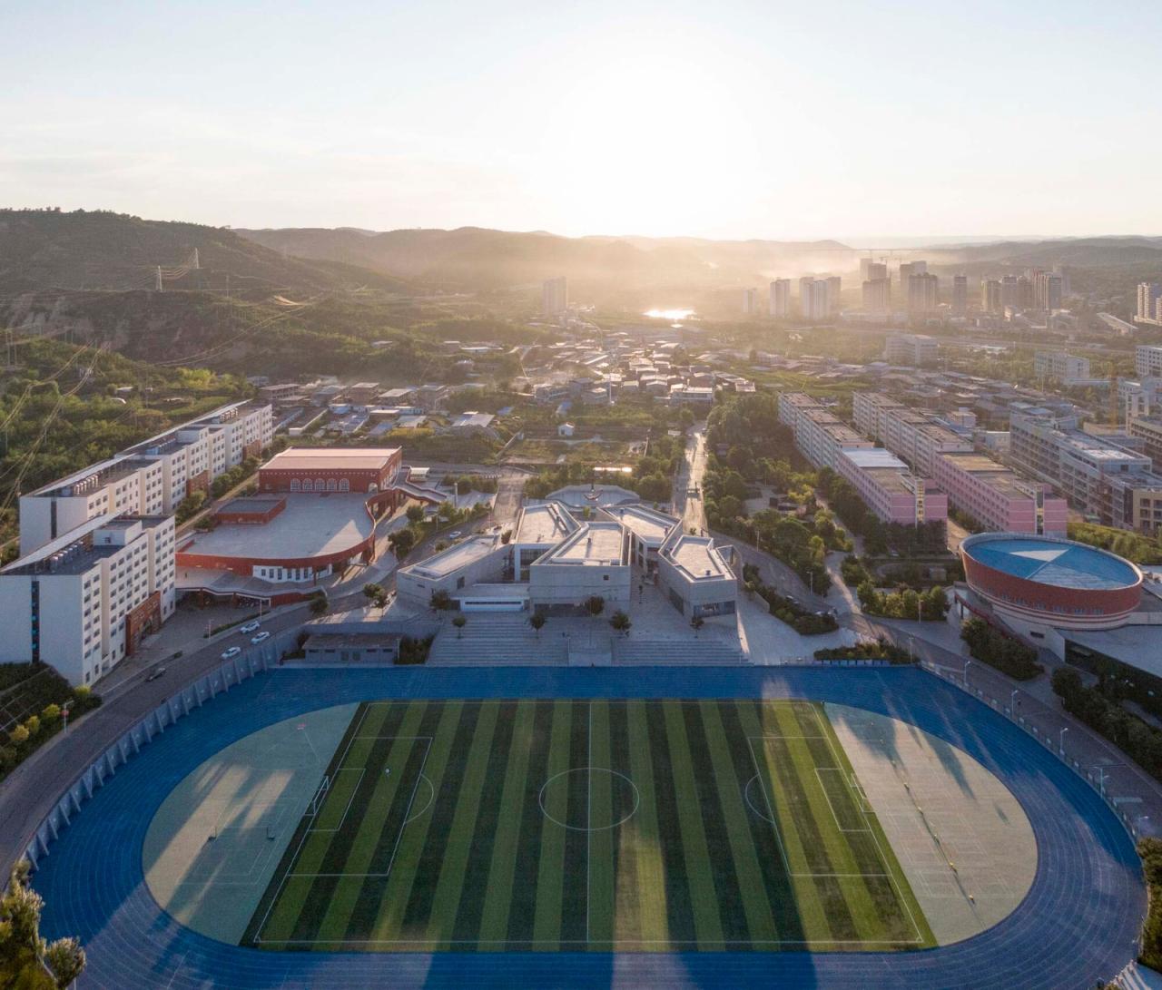 BIM建筑|友兰中学图艺综合楼 / WAU建筑事务所 BIM建筑|友兰中学图艺综合楼 / WAU建筑事务所