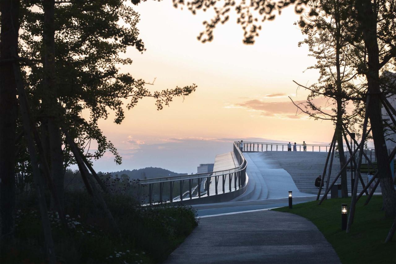 BIM建筑|成都天府路演艺术中心 / 天仝建筑 BIM建筑|成都天府路演艺术中心 / 天仝建筑