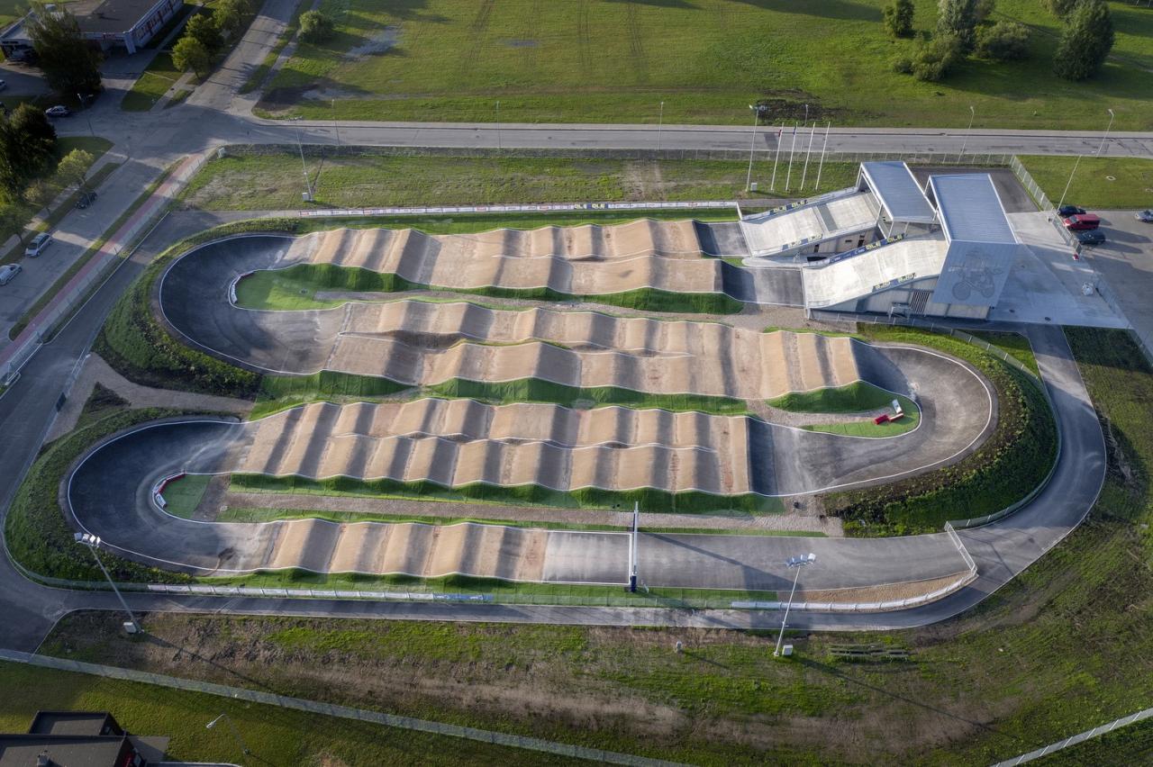BIM建筑|奥运冠军 Maris Strombergs 的 BMX 赛道 / Balta Istaba BIM建筑|奥运冠军 Maris Strombergs 的 BMX 赛道 / Balta Istaba