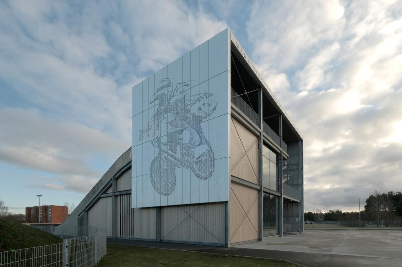 BIM建筑|奥运冠军 Maris Strombergs 的 BMX 赛道 / Balta Istaba BIM建筑|奥运冠军 Maris Strombergs 的 BMX 赛道 / Balta Istaba
