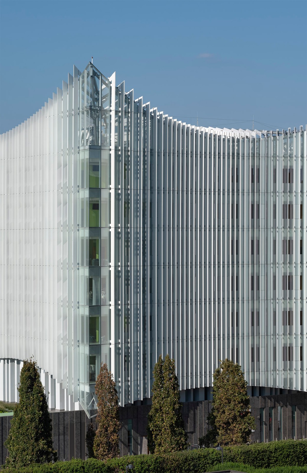 BIM建筑|会吸霾的医院:米兰圣拉斐尔医院新外科和急救中心 / MCA建筑事务所 BIM建筑|会吸霾的医院:米兰圣拉斐尔医院新外科和急救中心 / MCA建筑事务所