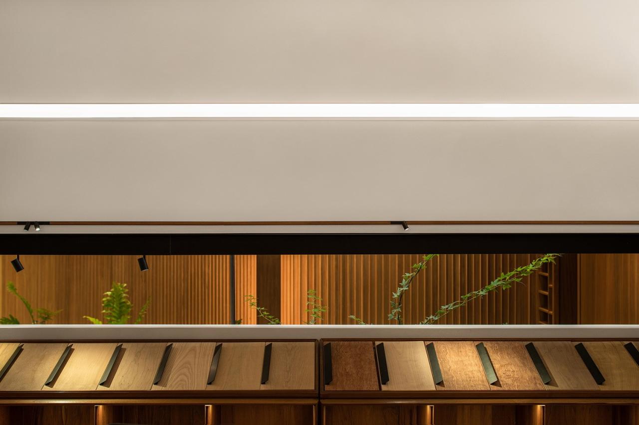 BIM建筑|一种材料与当代建构的情绪平衡:本木展厅 / 蜂鸟设计 BIM建筑|一种材料与当代建构的情绪平衡:本木展厅 / 蜂鸟设计