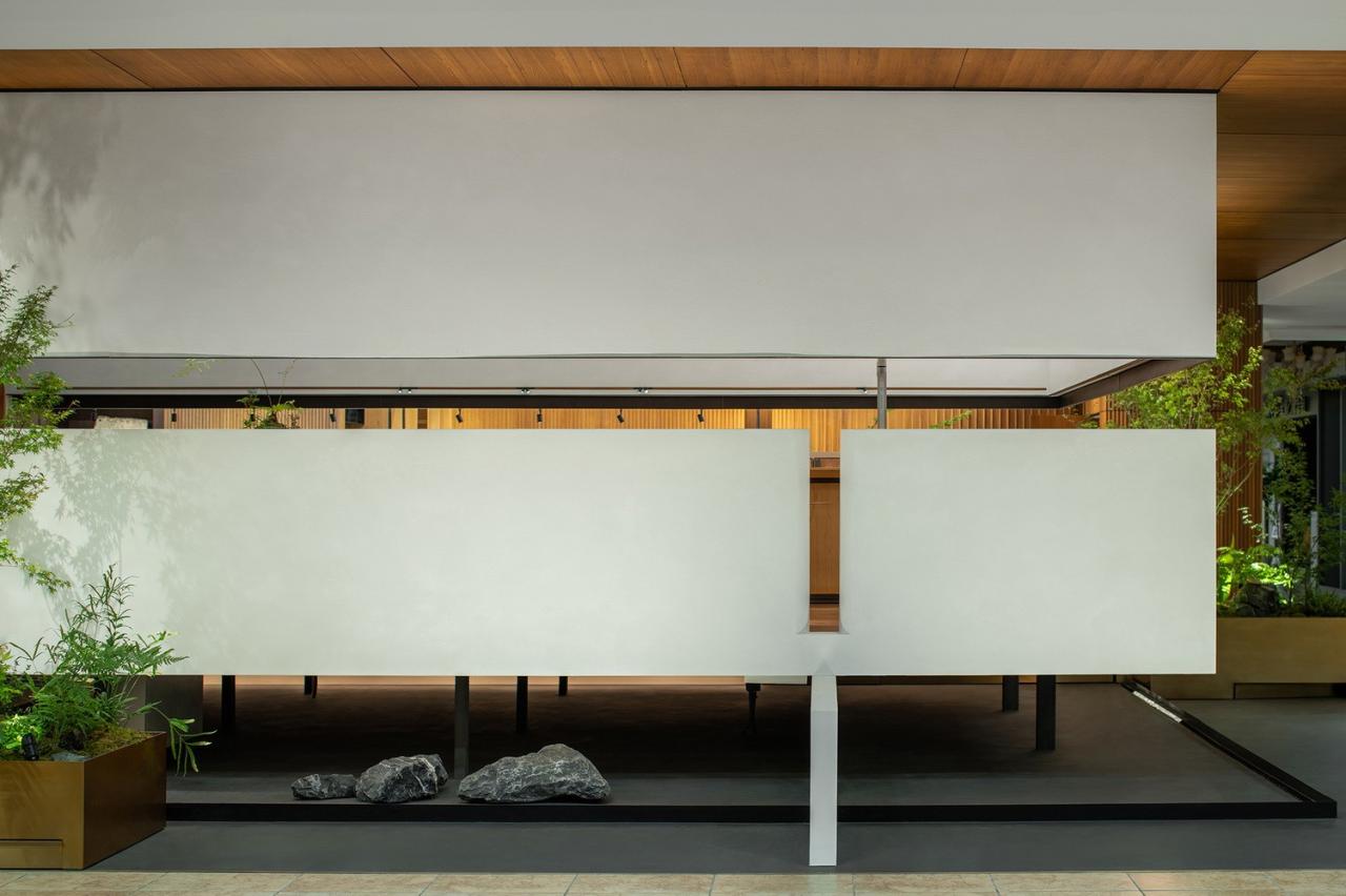 BIM建筑|一种材料与当代建构的情绪平衡:本木展厅 / 蜂鸟设计 BIM建筑|一种材料与当代建构的情绪平衡:本木展厅 / 蜂鸟设计