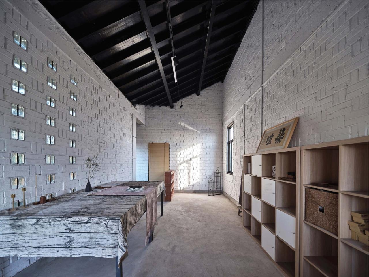 BIM建筑|渭南·巴邑村玻璃砖房 / 西安建筑科技大学设计研究总院 BIM建筑|渭南·巴邑村玻璃砖房 / 西安建筑科技大学设计研究总院