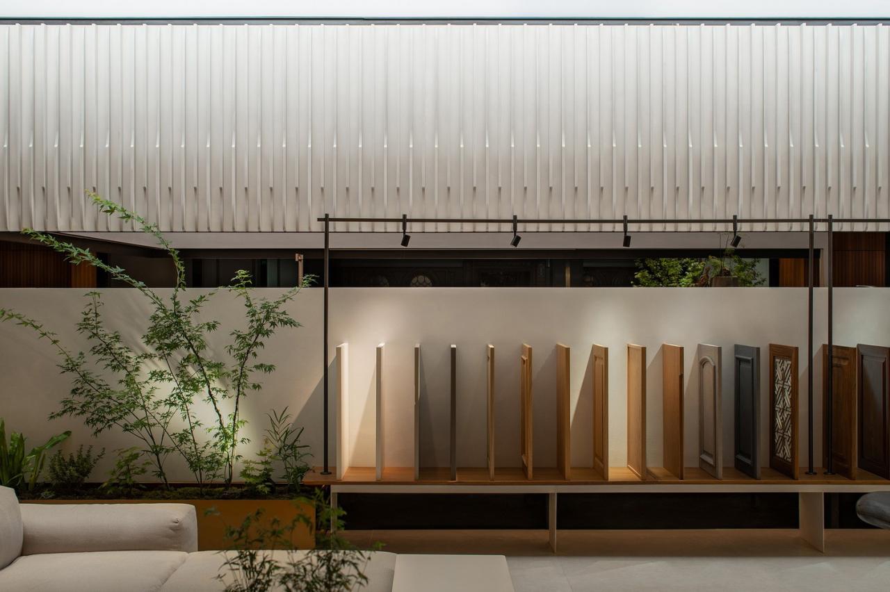 BIM建筑|一种材料与当代建构的情绪平衡:本木展厅 / 蜂鸟设计 BIM建筑|一种材料与当代建构的情绪平衡:本木展厅 / 蜂鸟设计