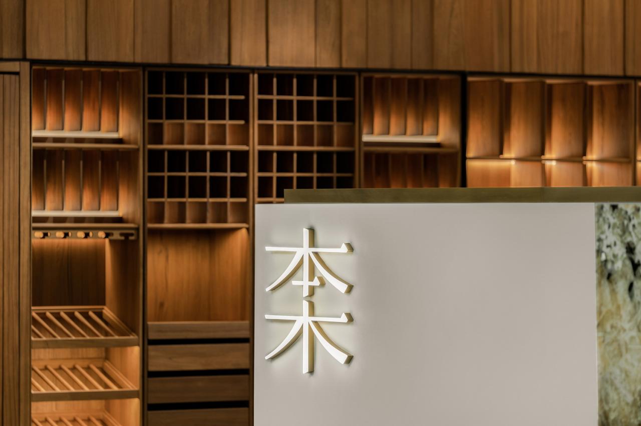 BIM建筑|一种材料与当代建构的情绪平衡:本木展厅 / 蜂鸟设计 BIM建筑|一种材料与当代建构的情绪平衡:本木展厅 / 蜂鸟设计