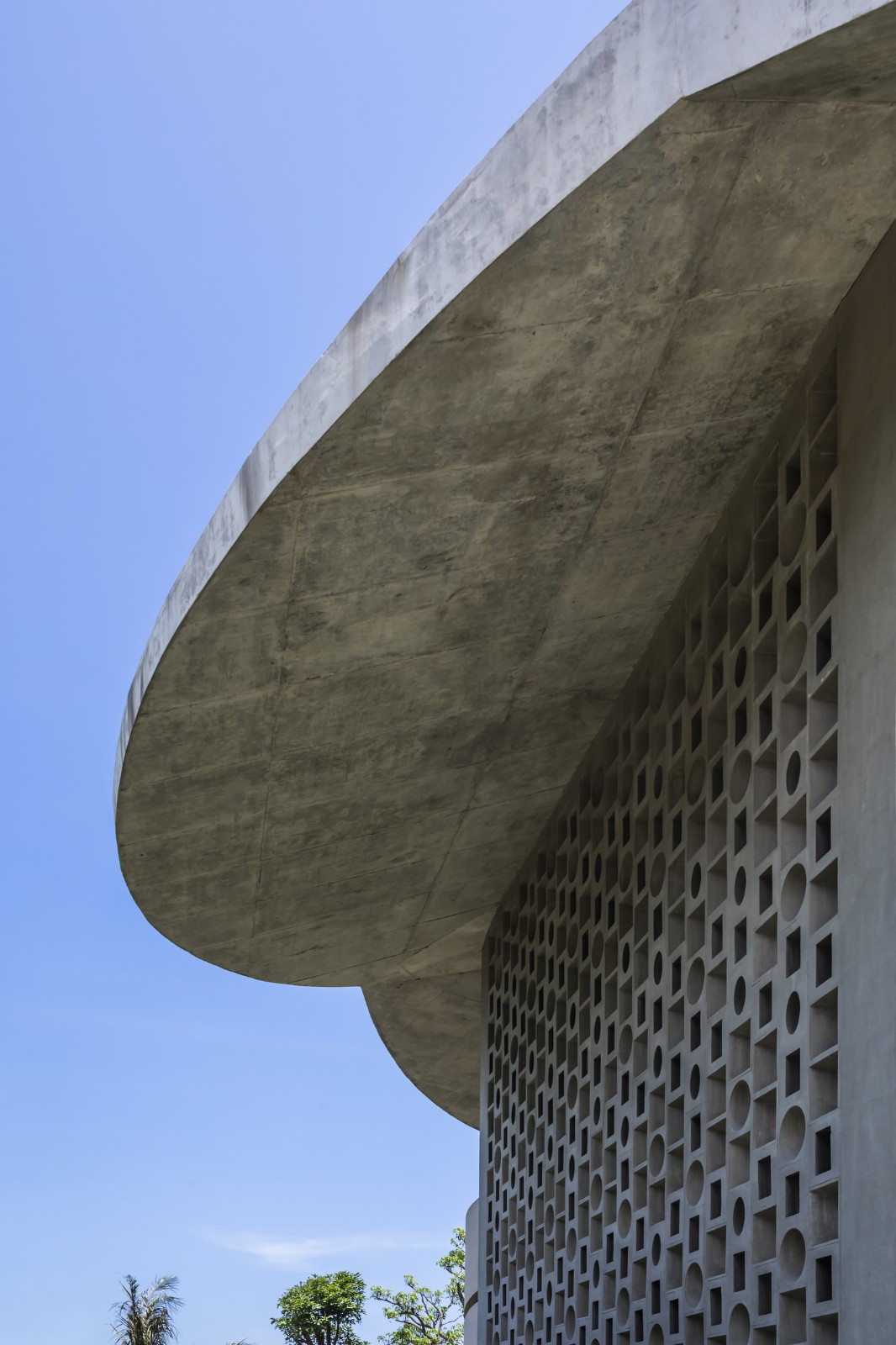 BIM建筑|‘帽子’屋,万花筒办公室与住宅 / Inrestudio,Kosuke Nishijima BIM建筑|‘帽子’屋,万花筒办公室与住宅 / Inrestudio,Kosuke Nishijima