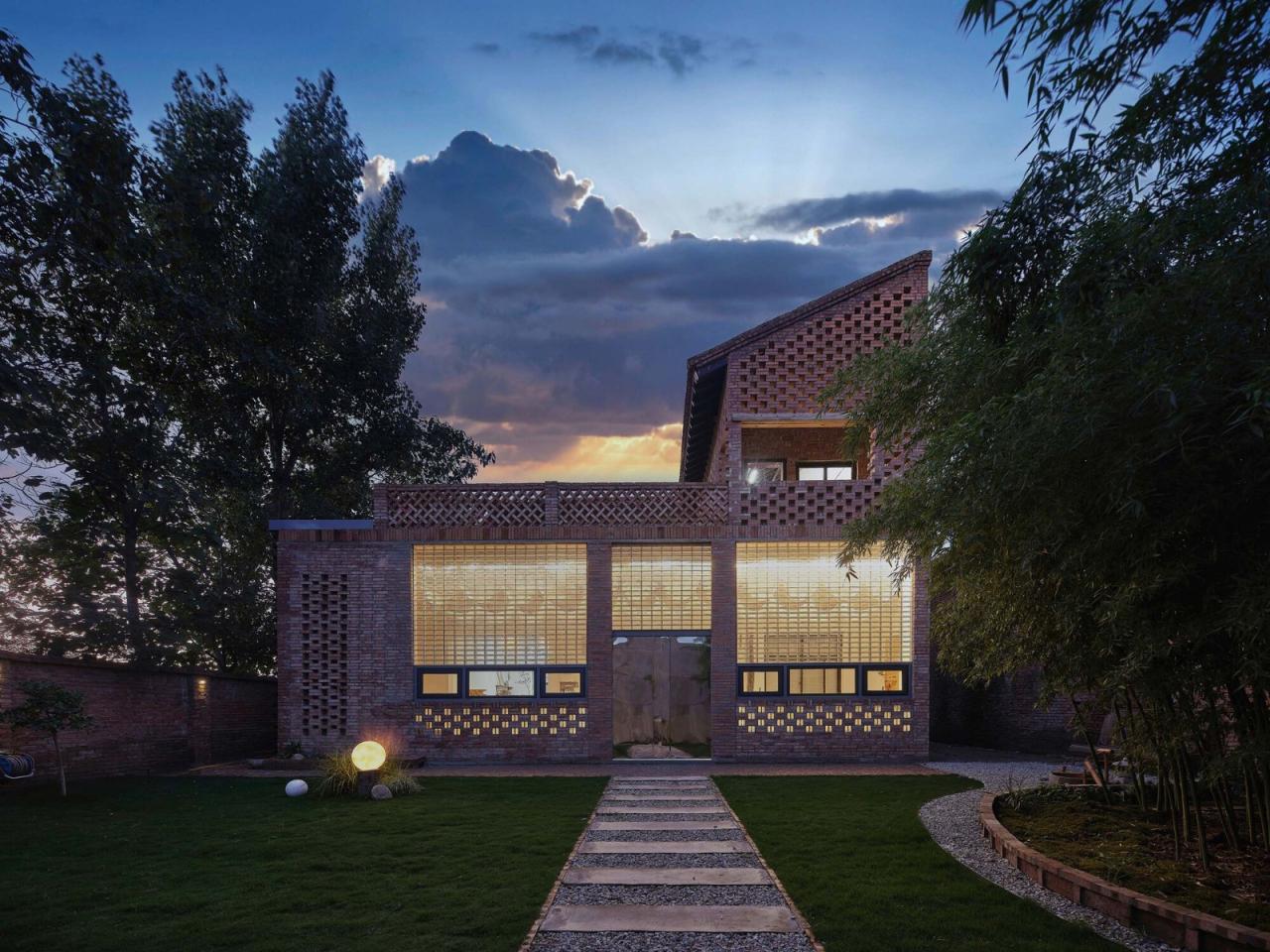 BIM建筑|渭南·巴邑村玻璃砖房 / 西安建筑科技大学设计研究总院 BIM建筑|渭南·巴邑村玻璃砖房 / 西安建筑科技大学设计研究总院