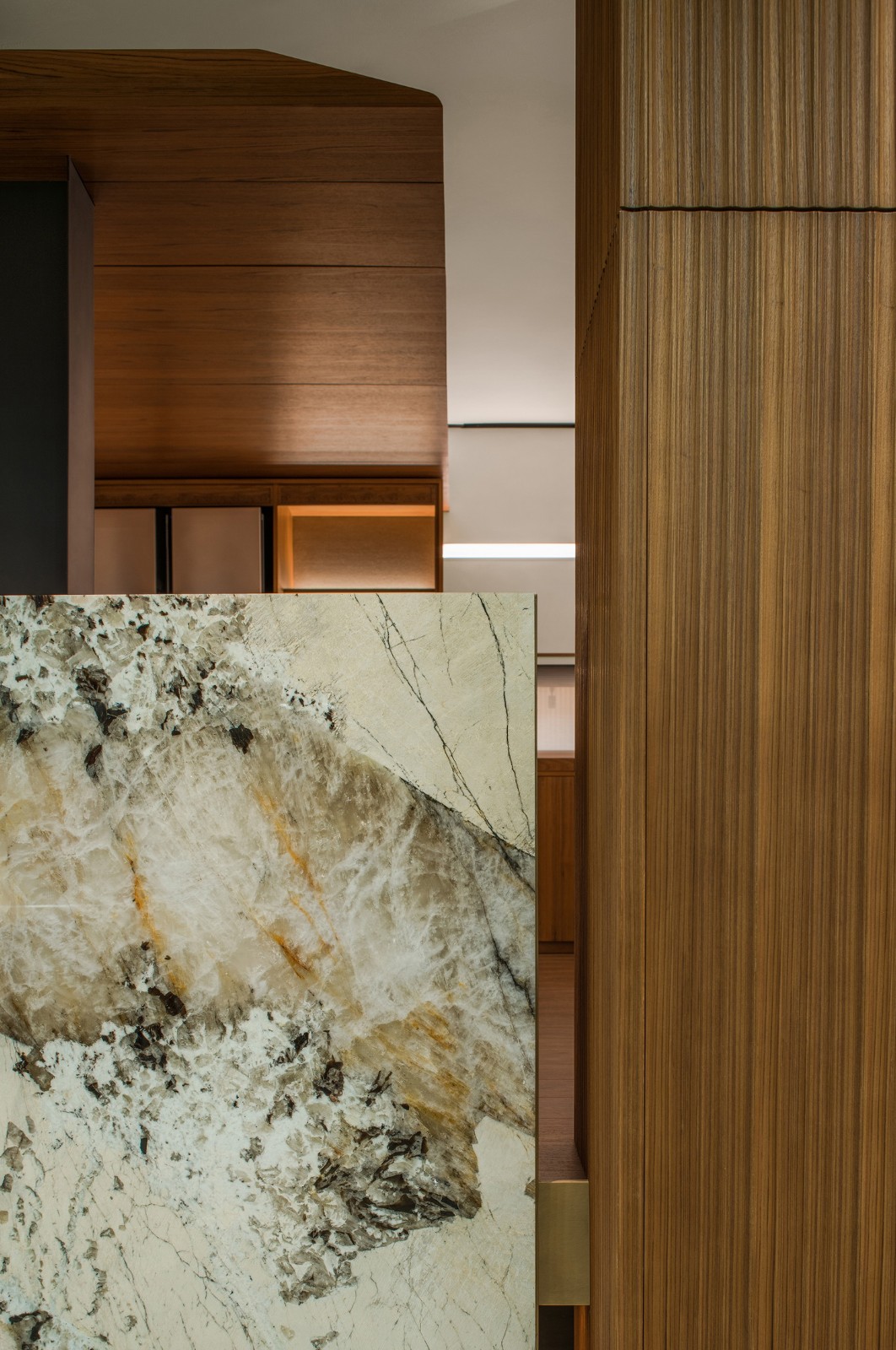 BIM建筑|一种材料与当代建构的情绪平衡:本木展厅 / 蜂鸟设计 BIM建筑|一种材料与当代建构的情绪平衡:本木展厅 / 蜂鸟设计